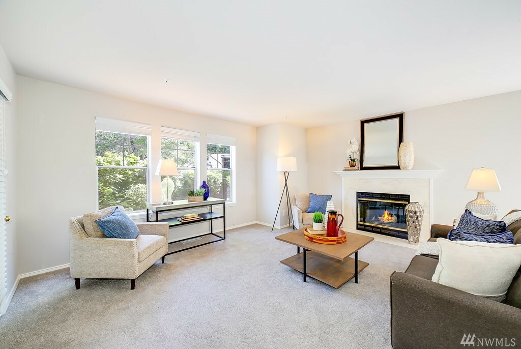 Property Photo: 3935 226th Place SE 103 WA 98029