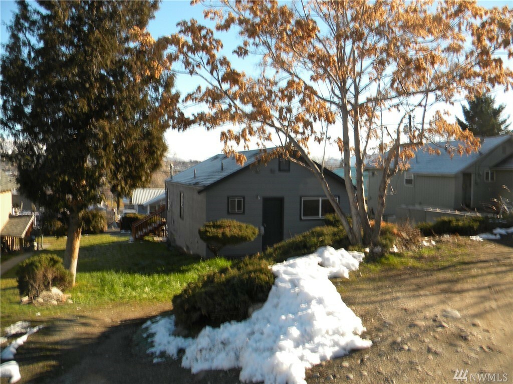 Property Photo: 1004 Monitor WA 98801