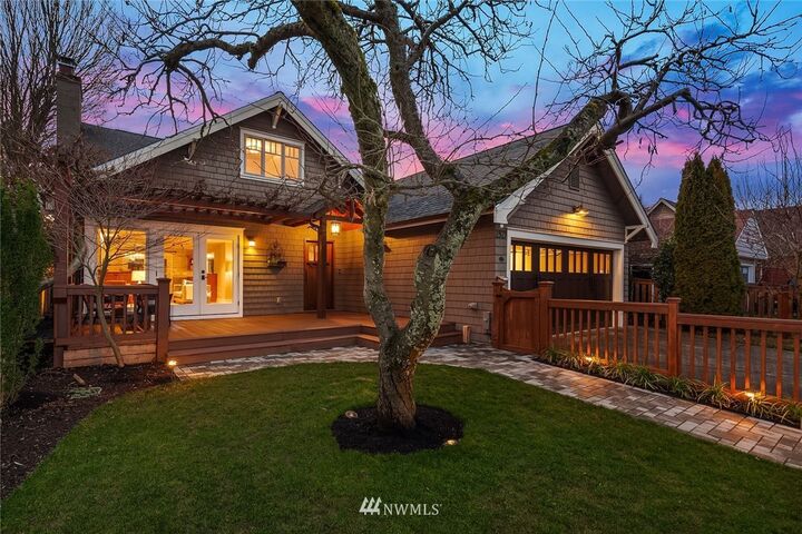 Property Photo:  2327 McGilvra Boulevard E  WA 98112 