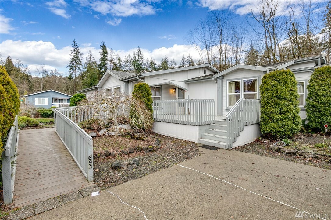 Property Photo:  693 NE Libra Lane  WA 98311 