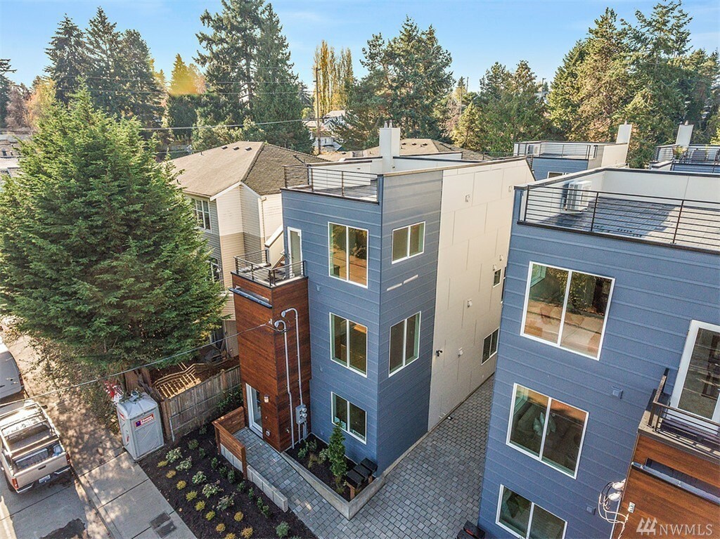 Property Photo:  9511 A 8th Ave NW  WA 98117 