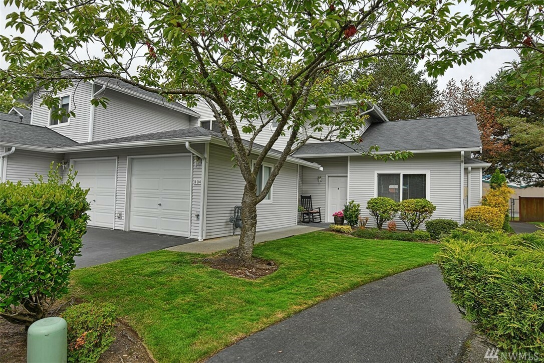 Property Photo:  217 112th Ave SW D-104  WA 98204 