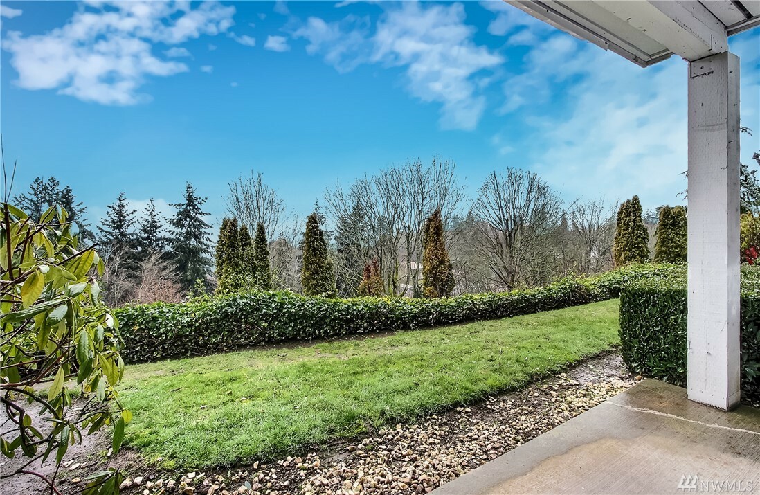 Property Photo: 28602 16th Ave S 102 WA 98003