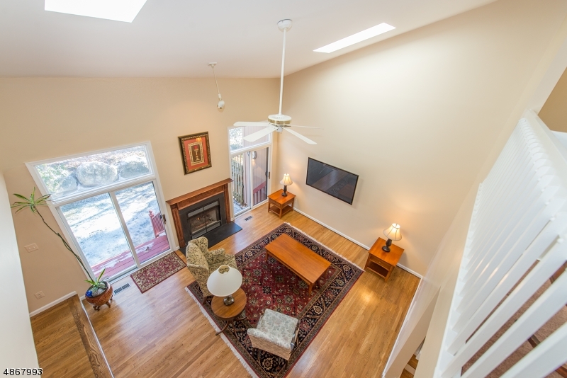 Property Photo:  9 Lockley Court  NJ 07046 