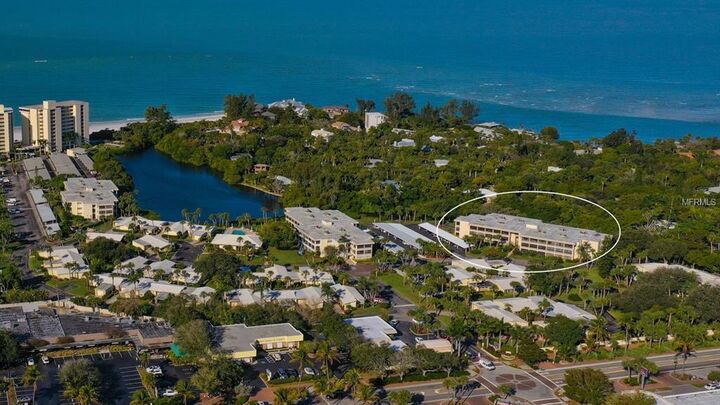 Property Photo:  225 Hourglass Way 208  FL 34242 