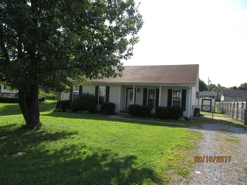 Property Photo: 2802 Nat Hoosier Ln TN 37040