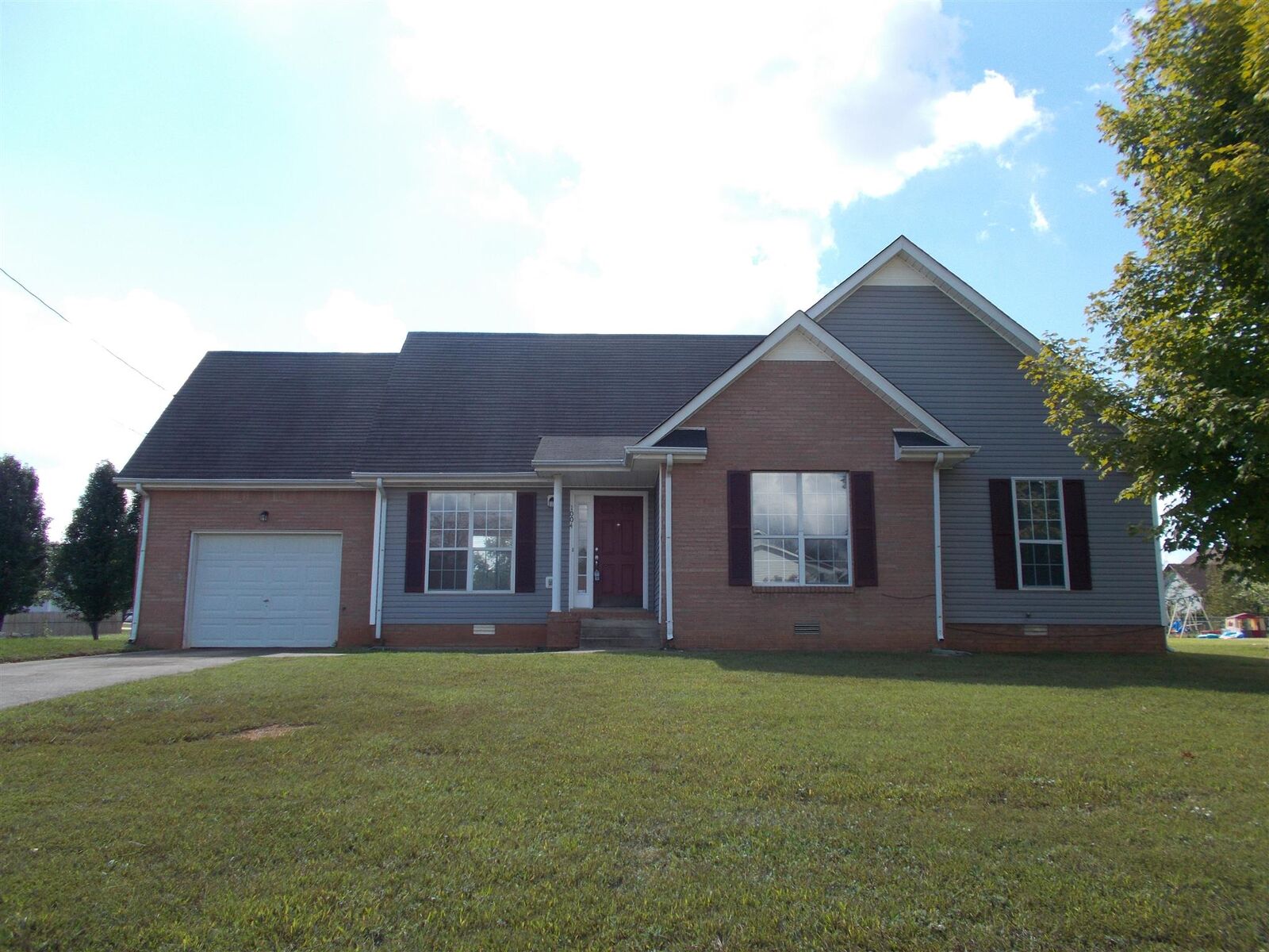 Property Photo:  1004 Cooper Dr  KY 42262 