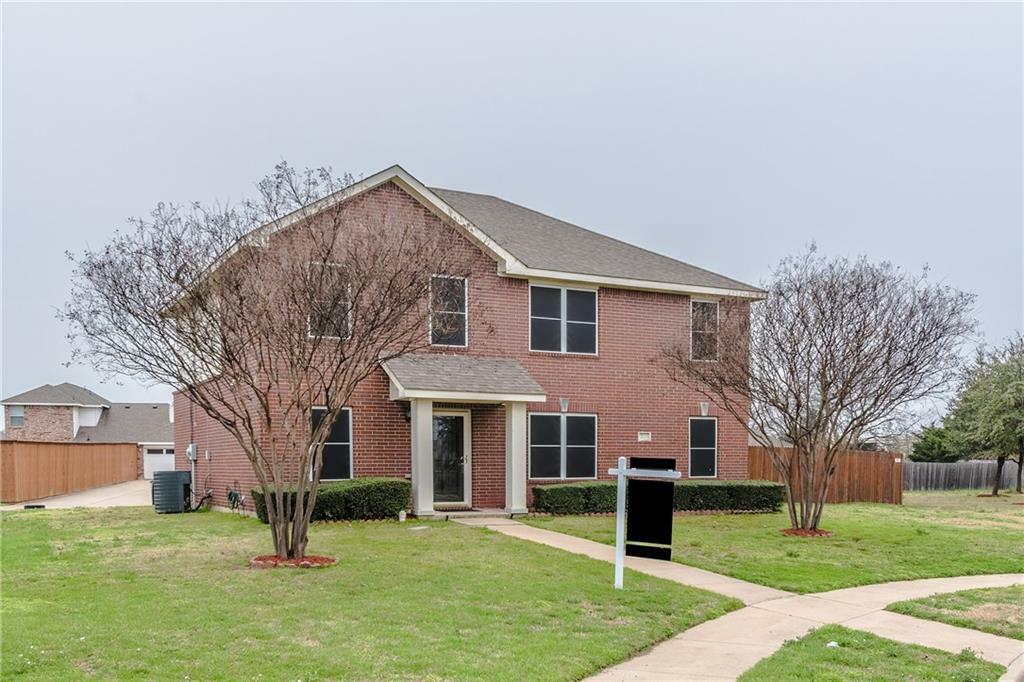 Property Photo:  205 N Star Court  TX 75154 