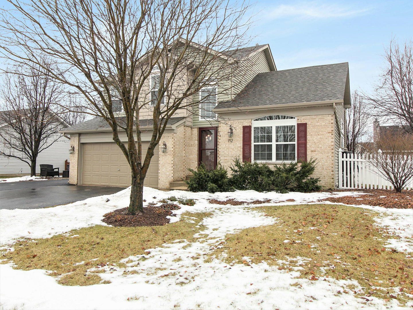 Property Photo: 712 Cornell Drive IL 60543
