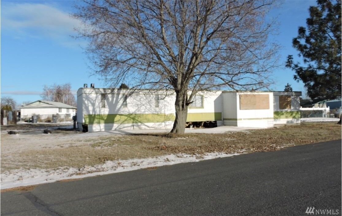 Property Photo: 415 Marginal Wy WA 98848