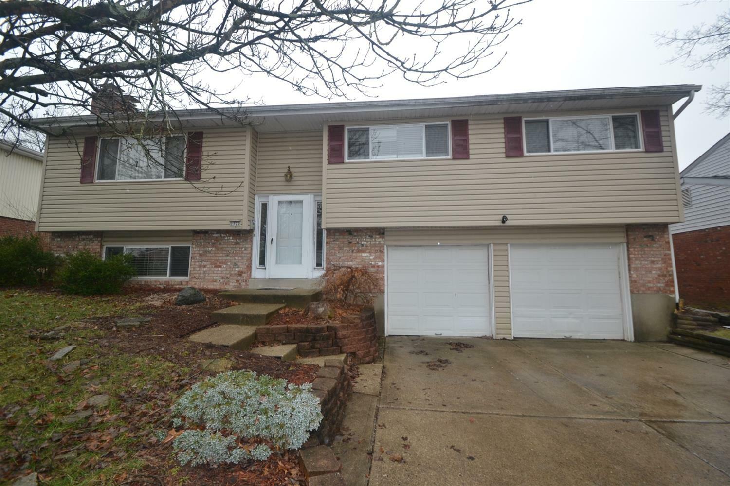 Property Photo: 1777 Fallbrook Lane OH 45240