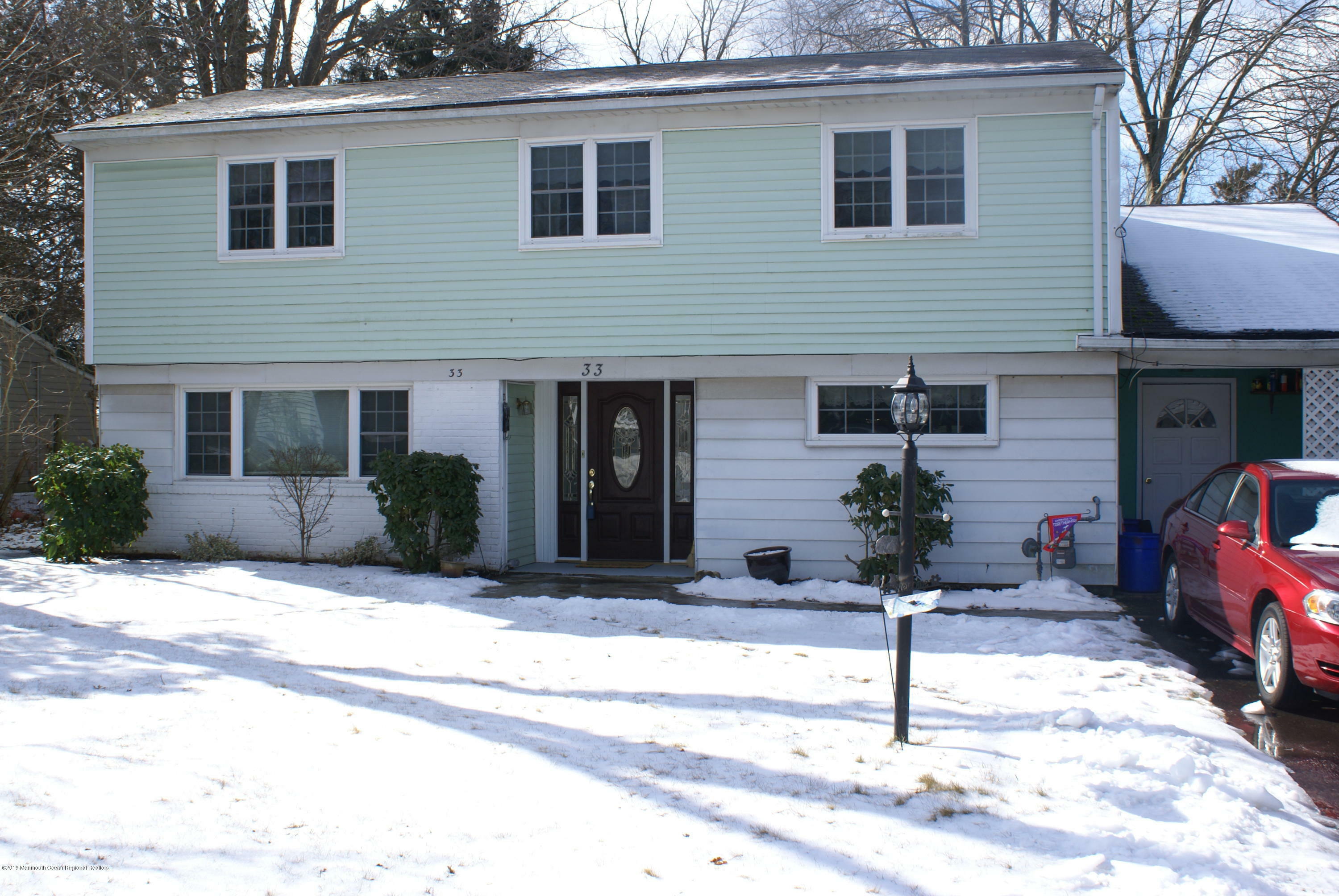 Property Photo:  33 Farmbrook Drive  NJ 08857 