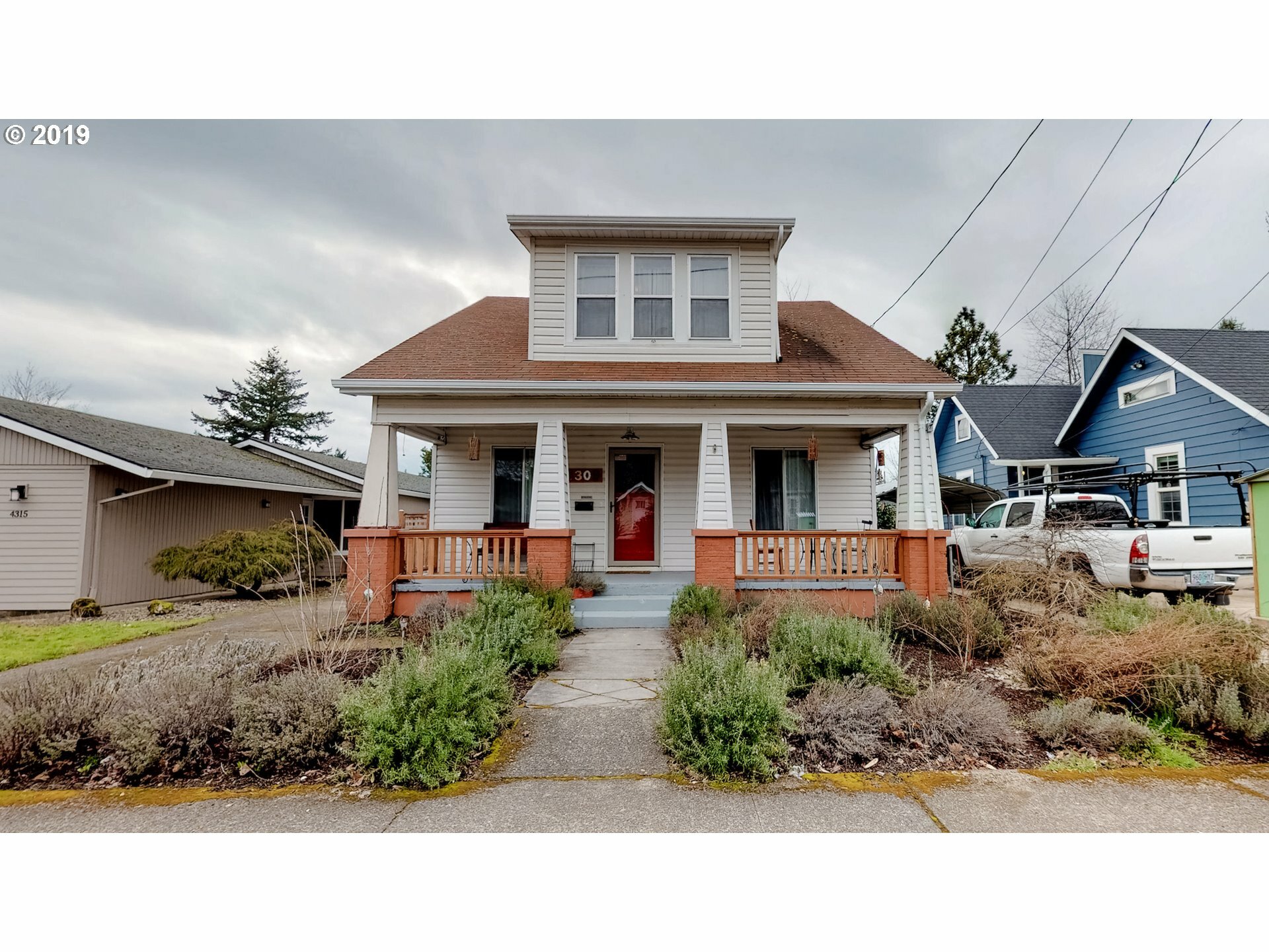 Property Photo:  4309 SE 76th Ave  OR 97206 