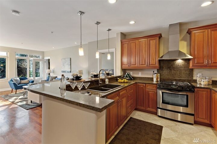 Property Photo:  2551 Thorndyke Ave W 305  WA 98199 