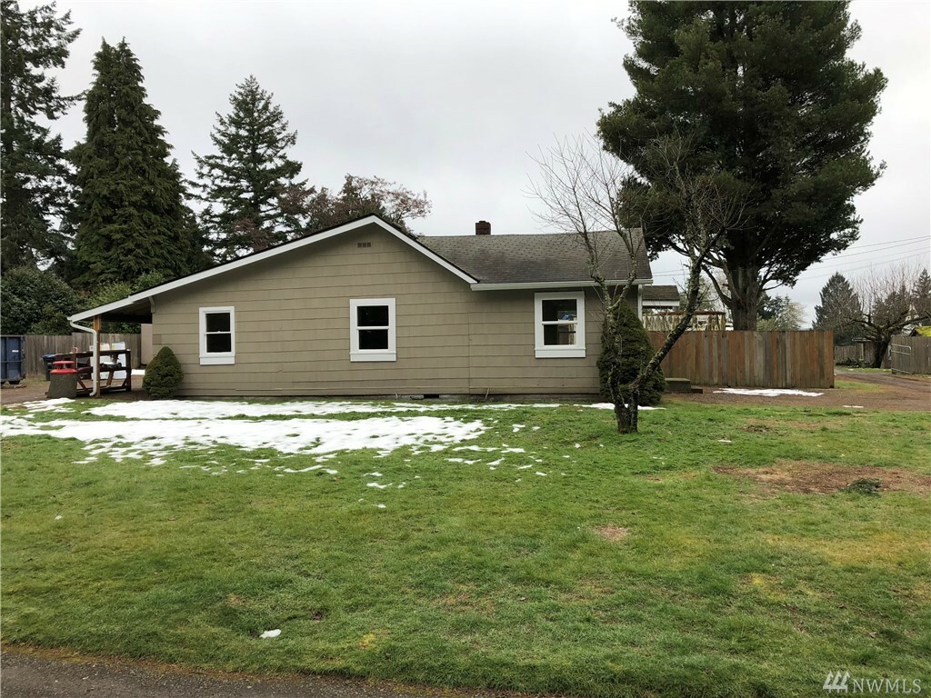 Property Photo:  4135 1 St  WA 98312 