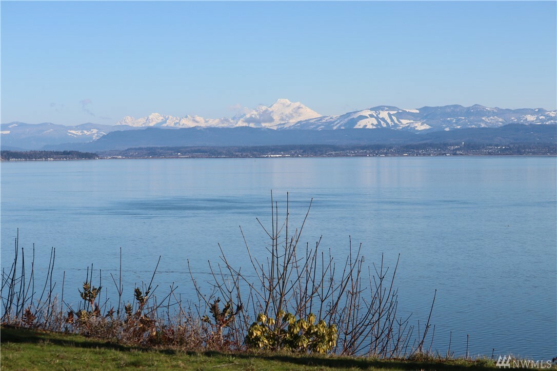 Property Photo: 1 Xxx S East Camano Dr WA 98282