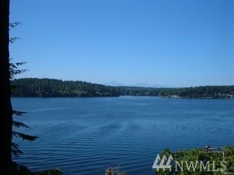 Property Photo:  561 E Pointes Dr W  WA 98584 