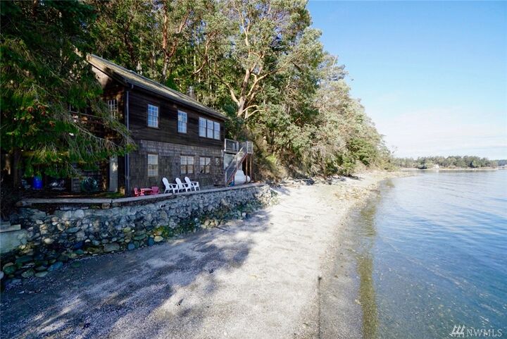 Property Photo:  1998 Madrona Wy  WA 98239 