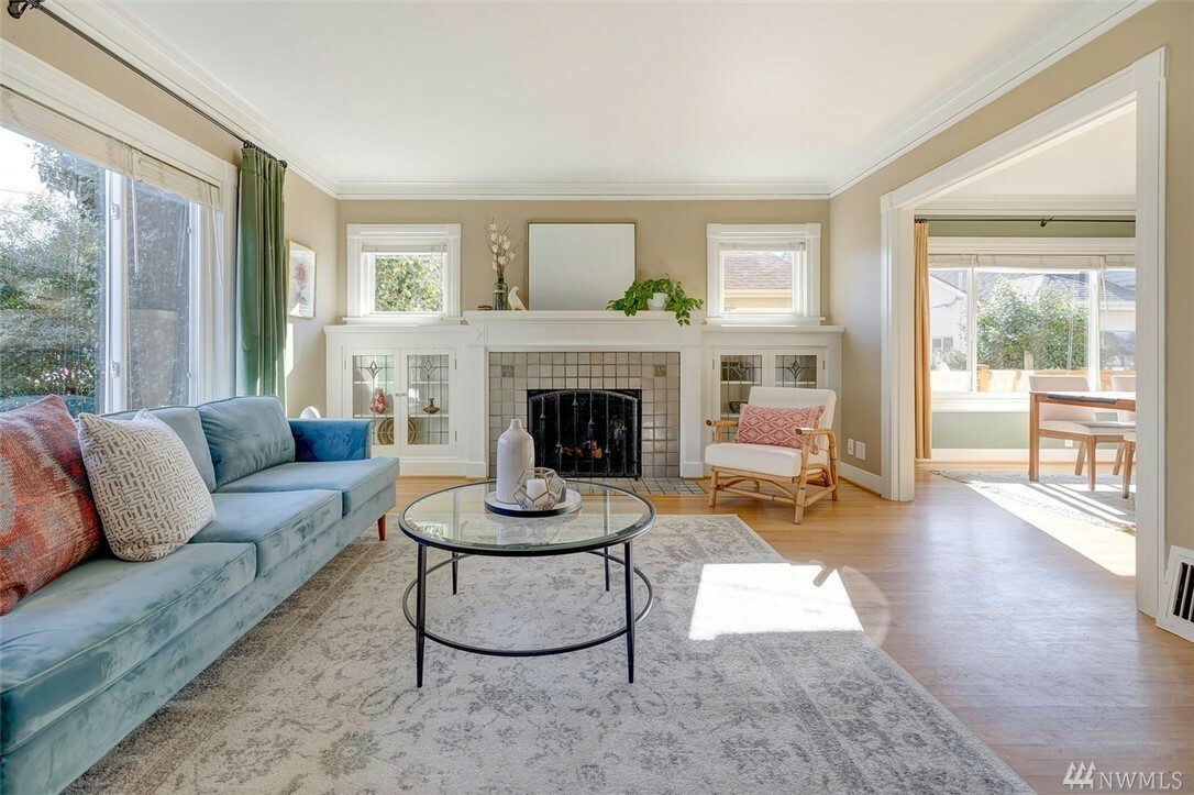 Property Photo: 4311 Wallingford Ave N WA 98103