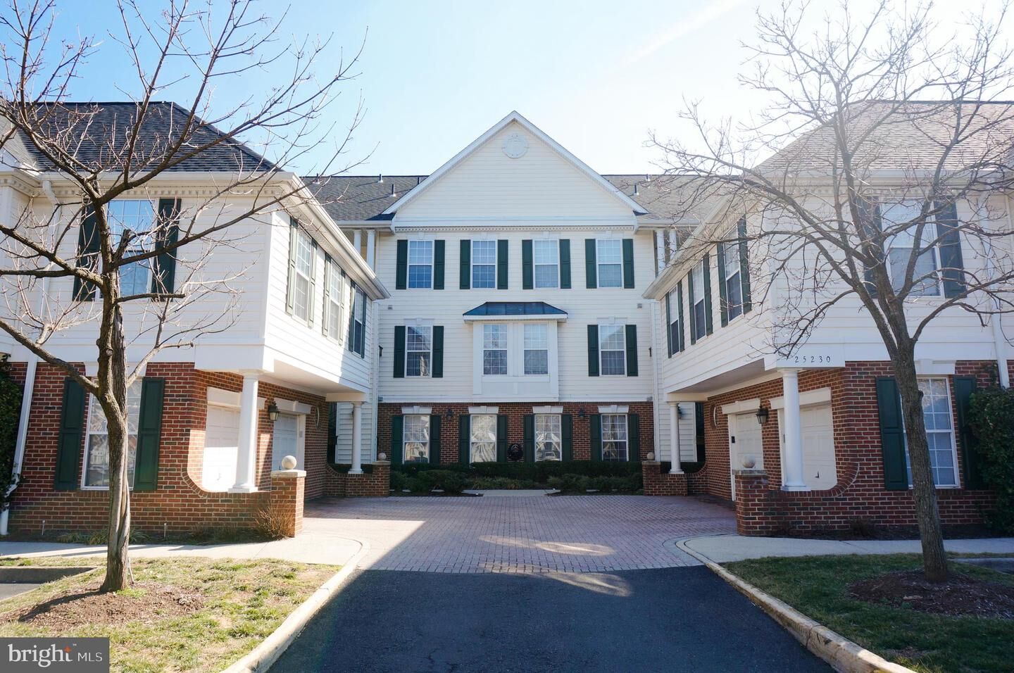 Property Photo: 25230 Pond View Square 103 VA 20152