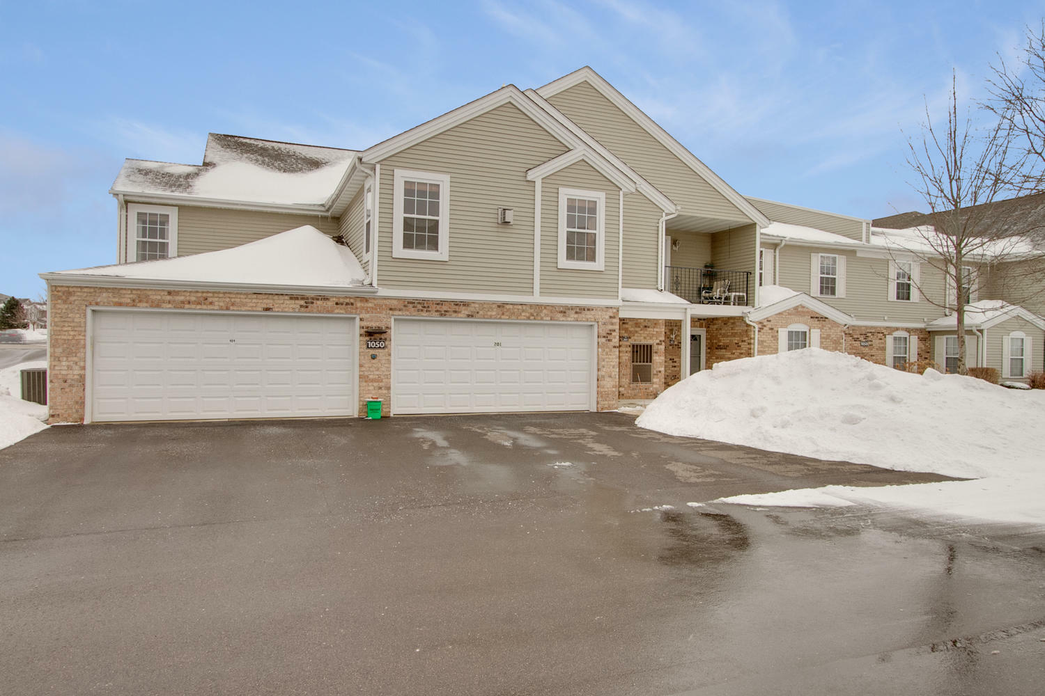 Property Photo:  1050 N Sunnyslope Dr 201  WI 53406 