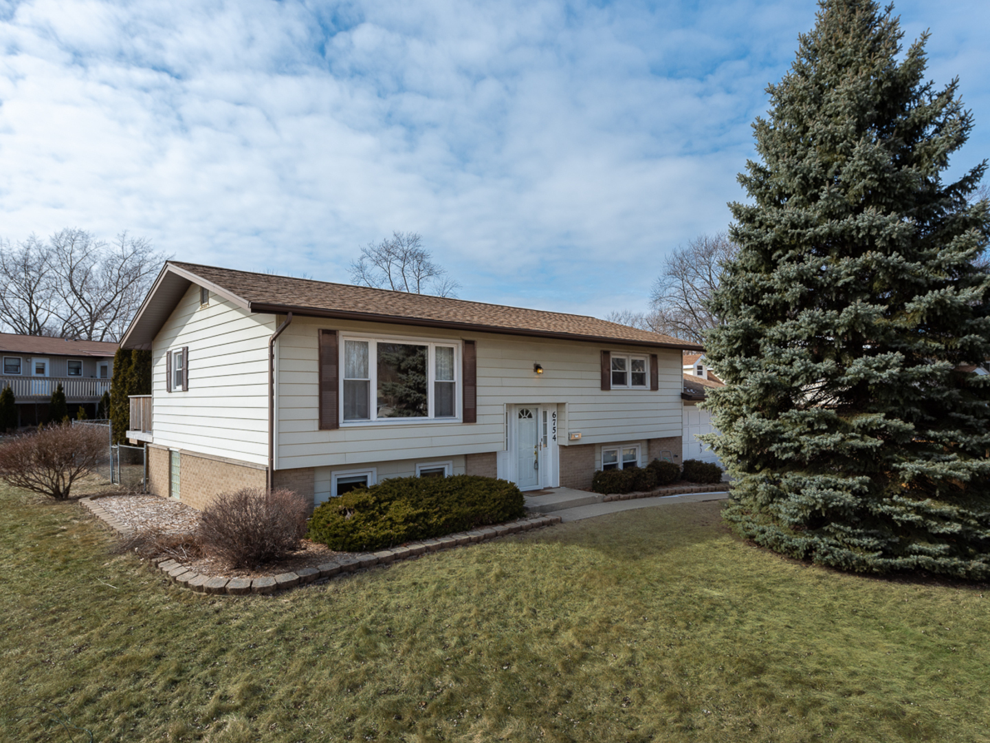 Property Photo: 6754 Briargate Drive IL 60516
