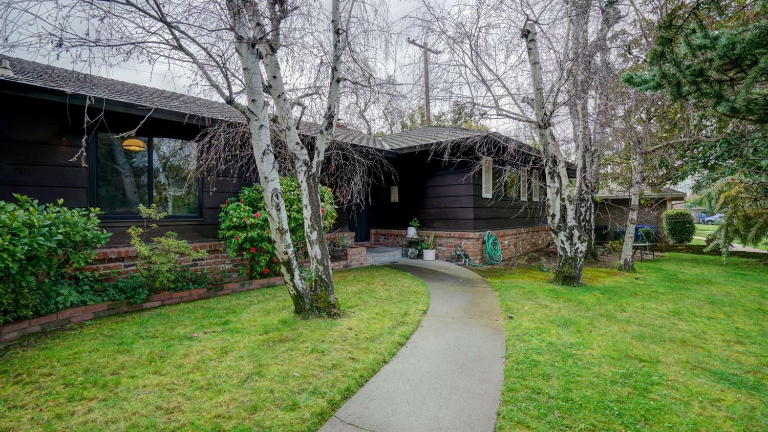 Property Photo: 6081 Holstein Way CA 95822