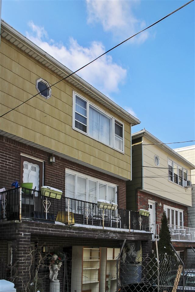 Property Photo: 183 Congress St 2 NJ 07307
