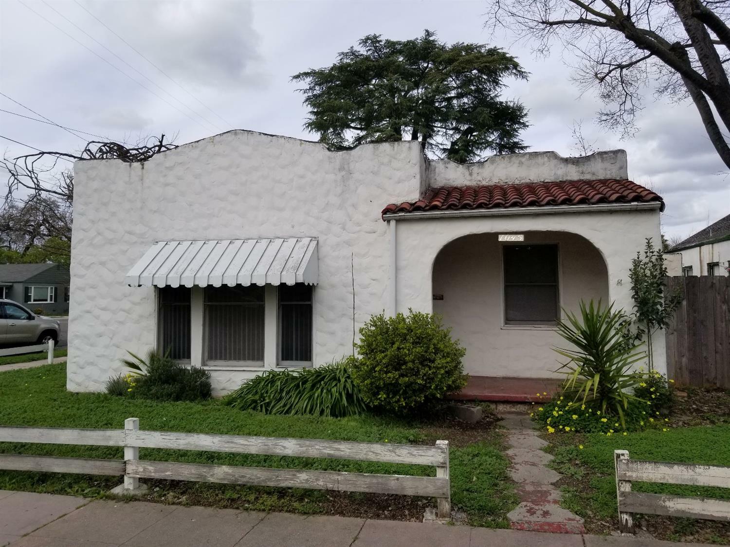 Property Photo: 1045 West Acacia Street CA 95203