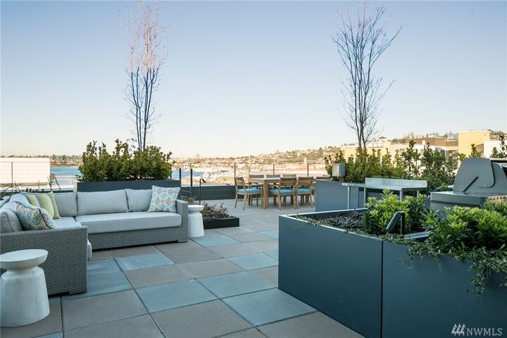 Property Photo:  525 Boren Ave N 704  WA 98109 