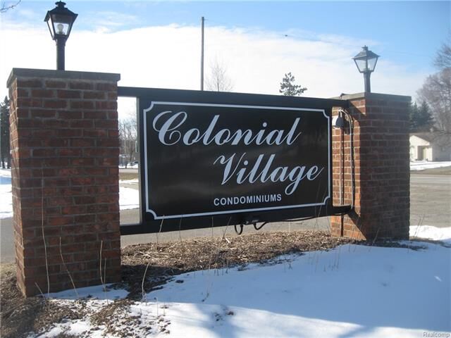 Property Photo:  1868 Colonial Village Way  MI 48328 