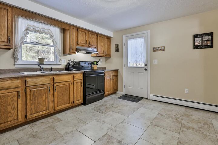 Property Photo:  183 Buttonwood Drive  NH 03032 