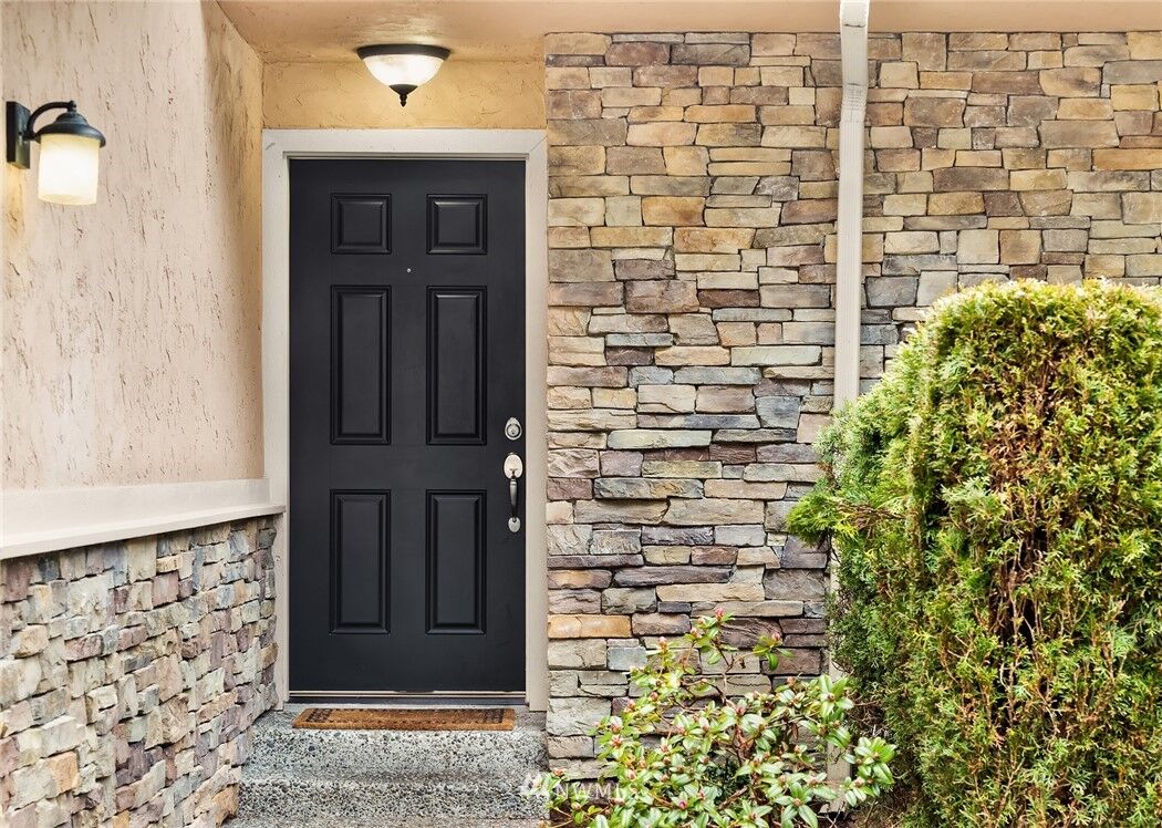 Property Photo:  8705 238th Street SW J  WA 98026 