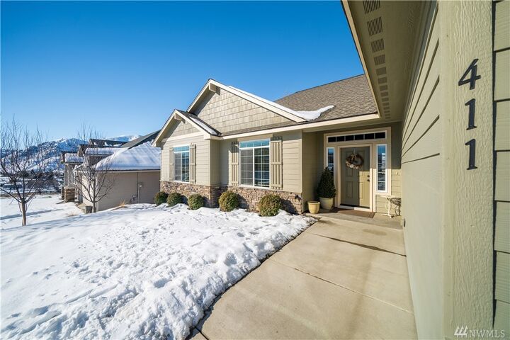 Property Photo:  411 N Wilson  WA 98816 