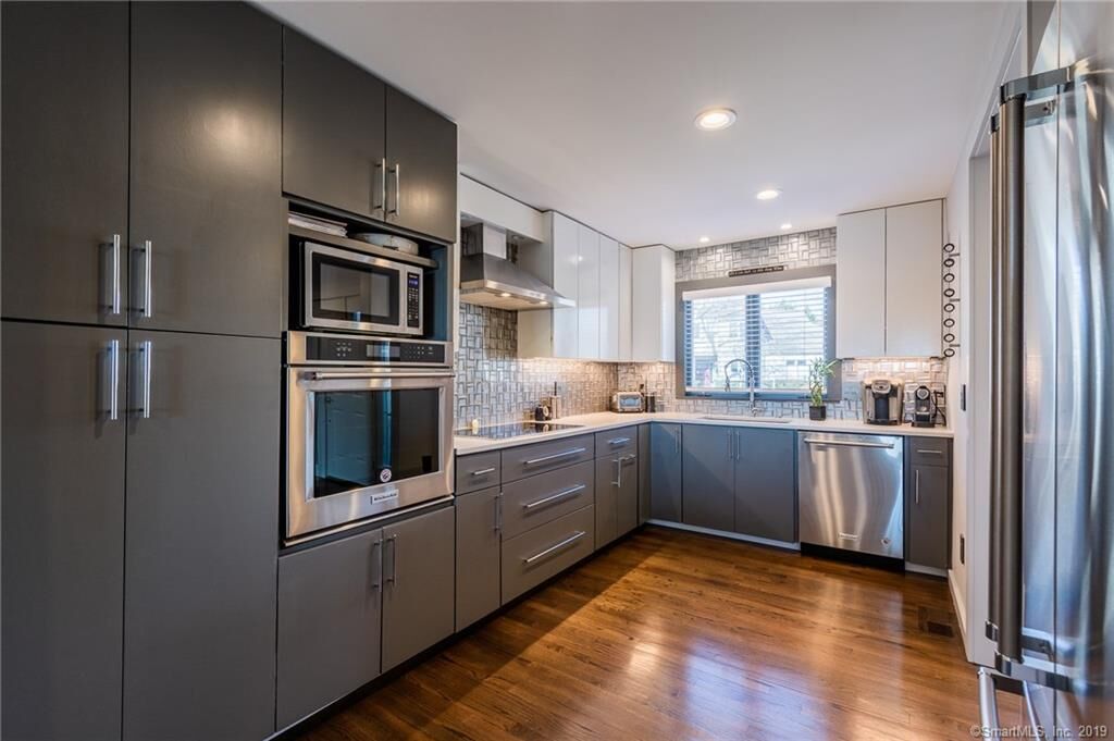 Property Photo:  100 Dudley Avenue B8  CT 06475 