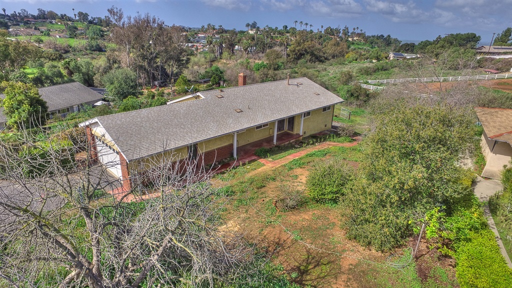Property Photo: 2622 Arabian Ranch Ln CA 92084