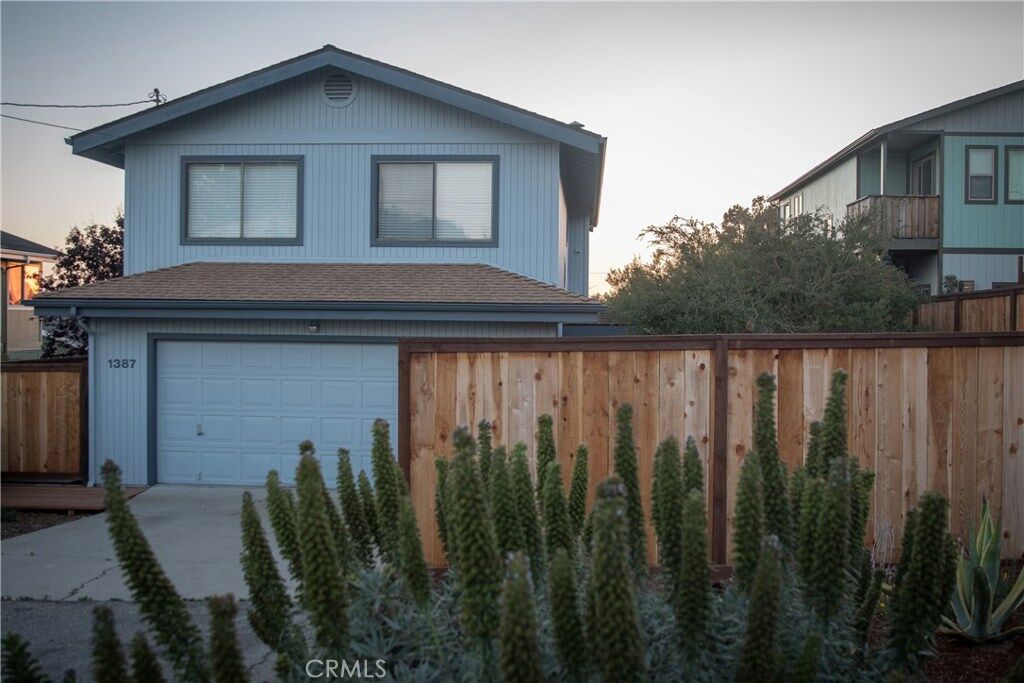 Property Photo:  1387 15th Street  CA 93402 