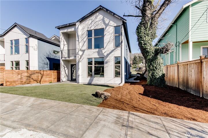 Property Photo:  5520 16th Ave S  WA 98108 