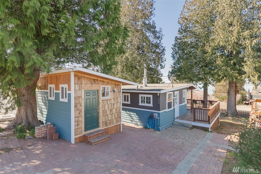 Property Photo:  260 N Sunset Dr  WA 98282 