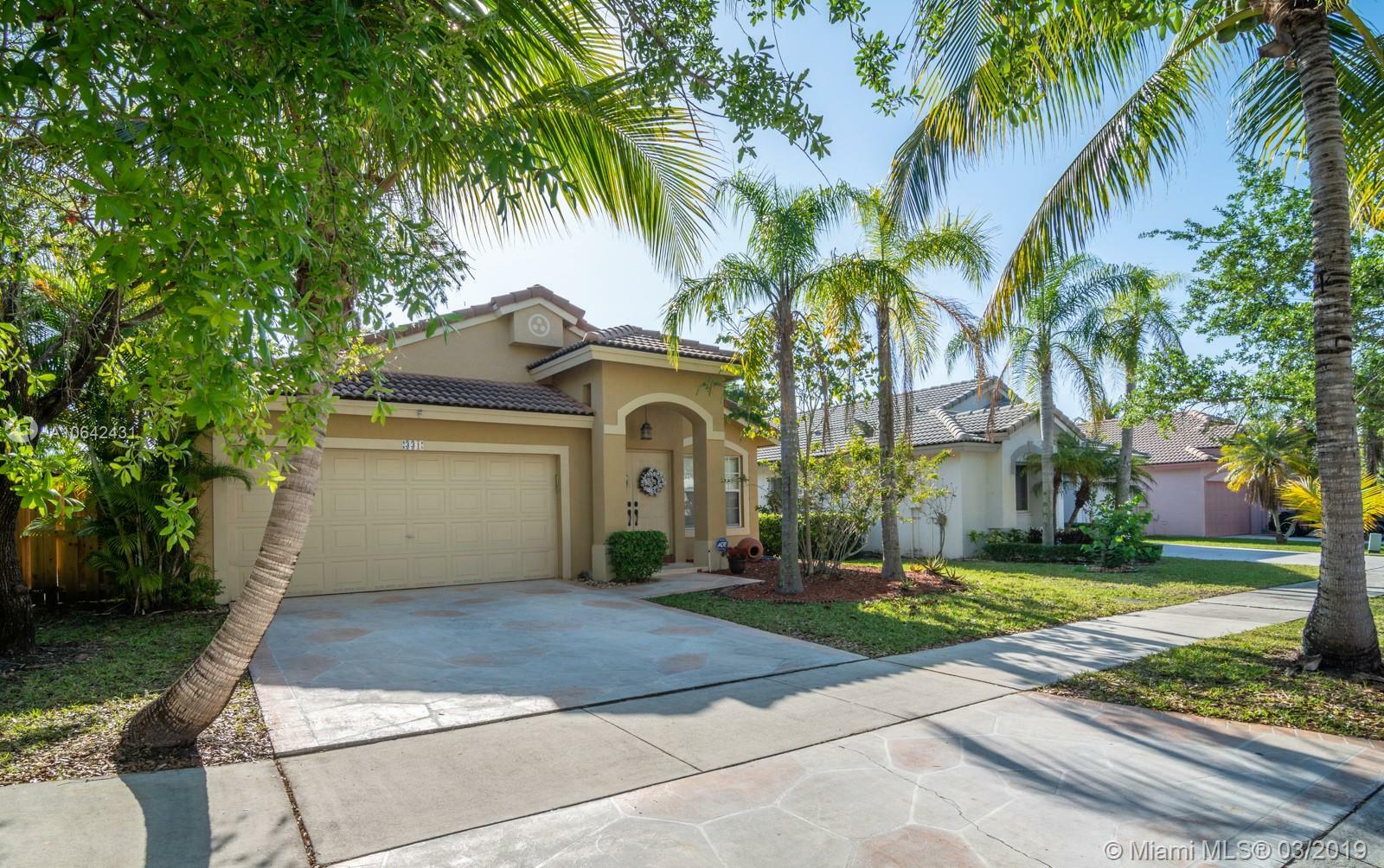 Property Photo:  331 SW 203rd Ave  FL 33029 