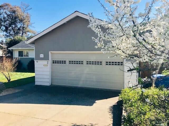 Property Photo: 71 Trish Drive CA 94947