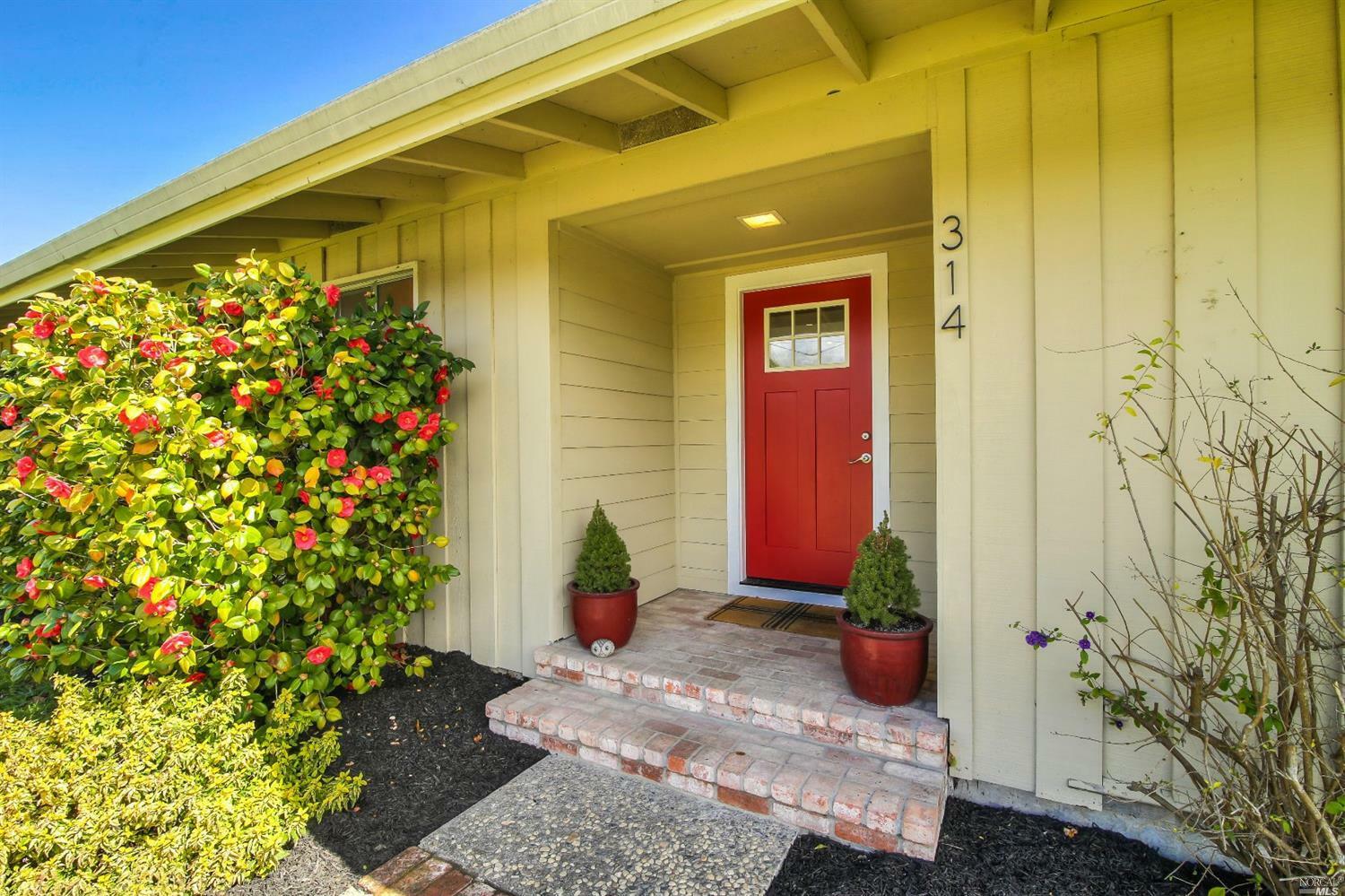 Property Photo:  314 Oak Tree Drive  CA 95401 