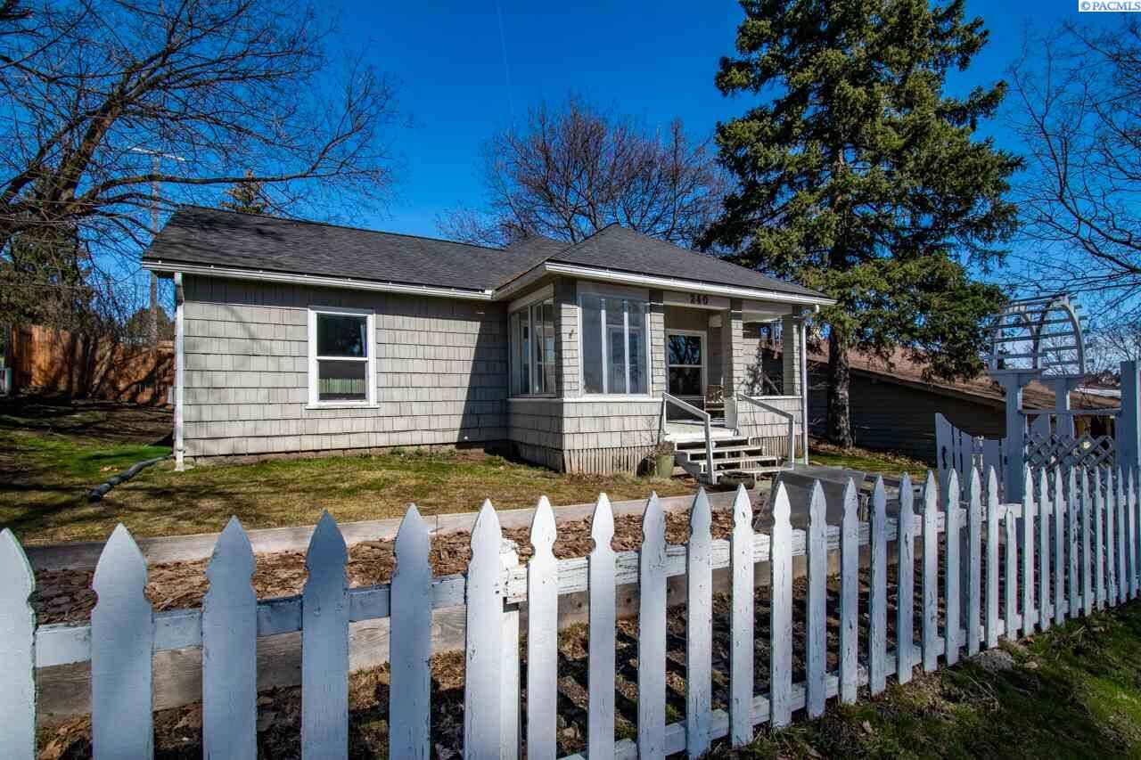 Property Photo:  240 NW True Street  WA 99163 
