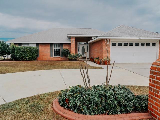 Property Photo: 9987 Parker Lake Circle FL 32566