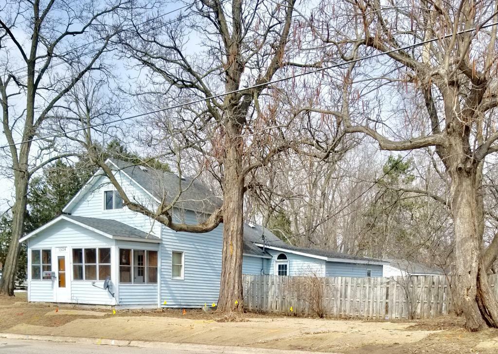 Property Photo:  1524 Olive Street W  MN 55082 