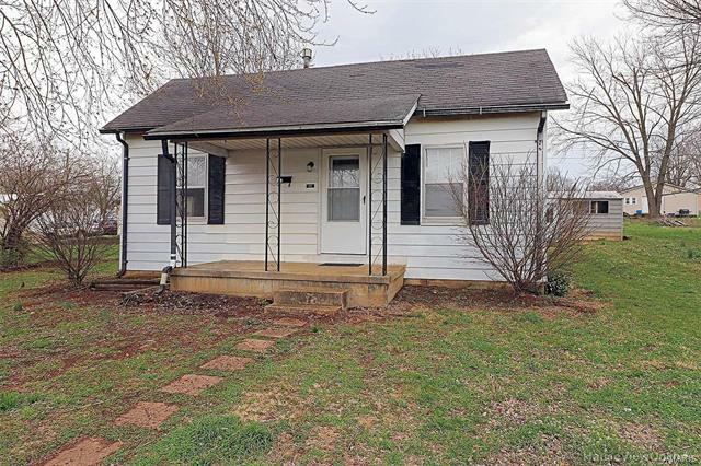 Property Photo:  607 Third Street   63601 