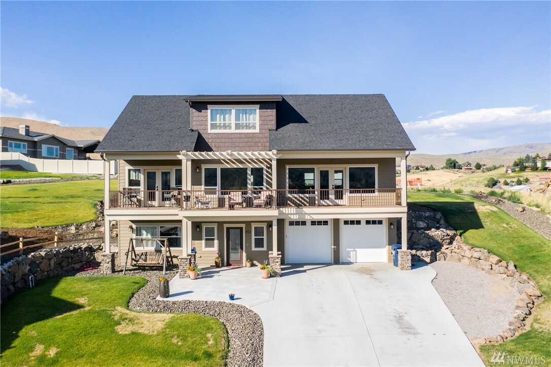 Property Photo: 852 Sage Crest Dr WA 98801