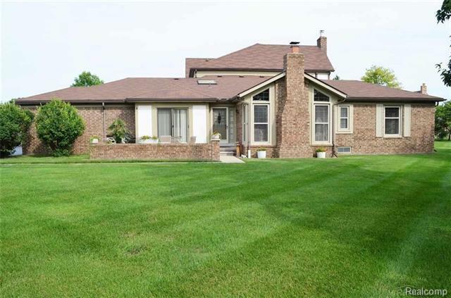 49329 Mackinaw Court  Shelby Twp MI 48315 photo