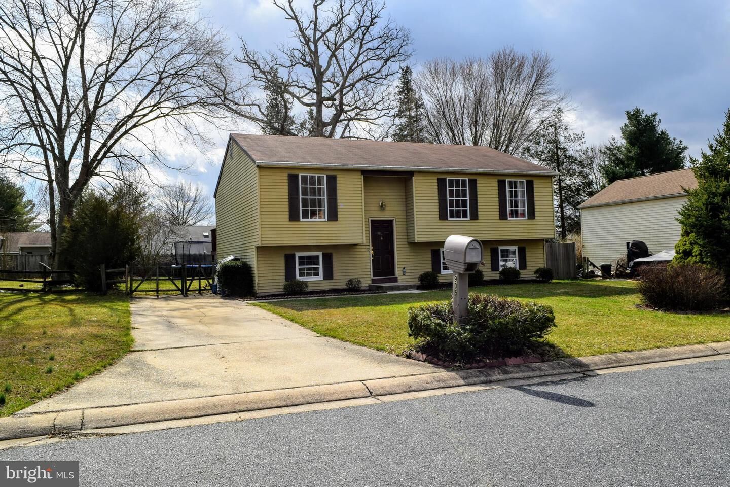 Property Photo:  905 Joyce Court  MD 21001 