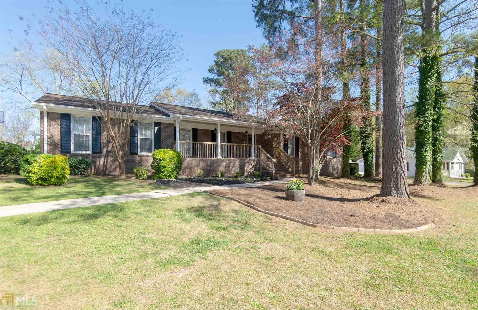 Property Photo:  218 Heritage Cir  GA 30253 